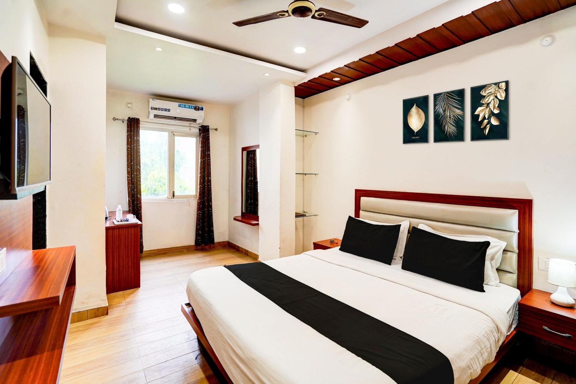 Townhouse Ram Katora Near Vishwanath Temple Formerly Sv Grand Hotel Benares Buitenkant foto
