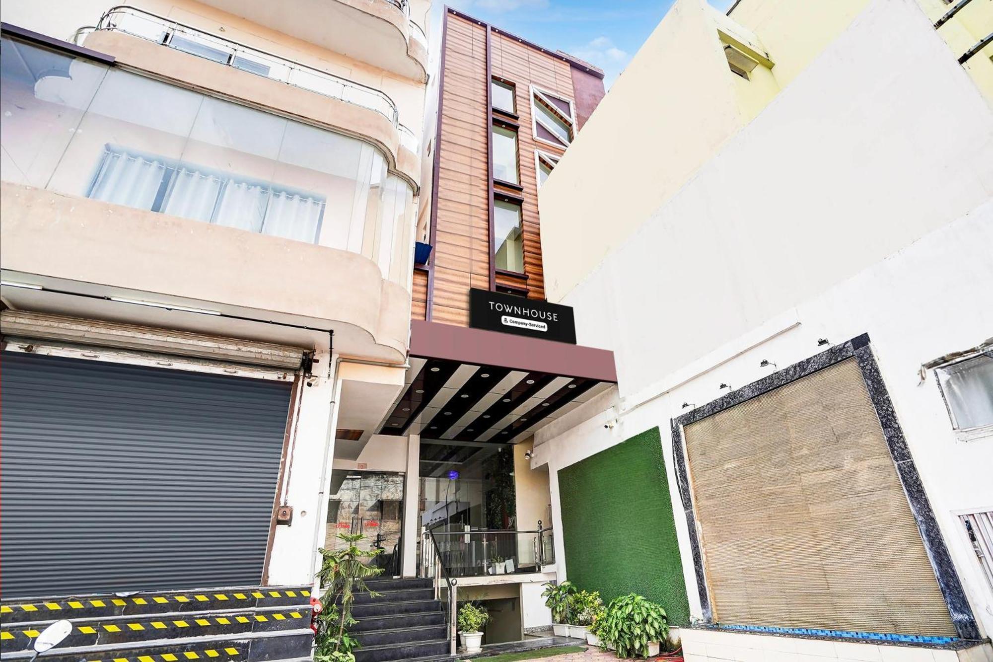 Townhouse Ram Katora Near Vishwanath Temple Formerly Sv Grand Hotel Benares Buitenkant foto